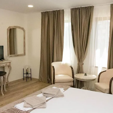 терес Hotel Kazanlŭk